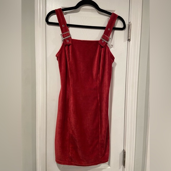 No Boundaries Size M Soft Stretchy Bodycon Pink Ribbed Velour Mini Dress Buckles - Picture 1 of 10